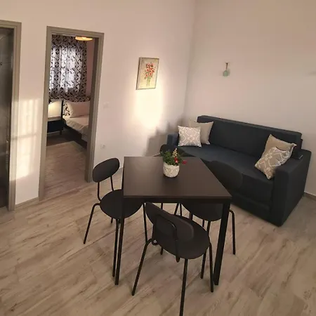 Apartment Mary's House